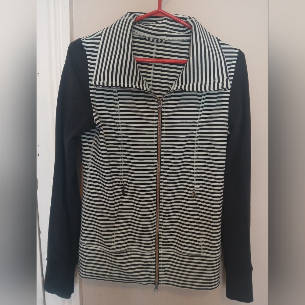 Lululemon Daily Yoga Jacket Classic Stripe Mint Moment.